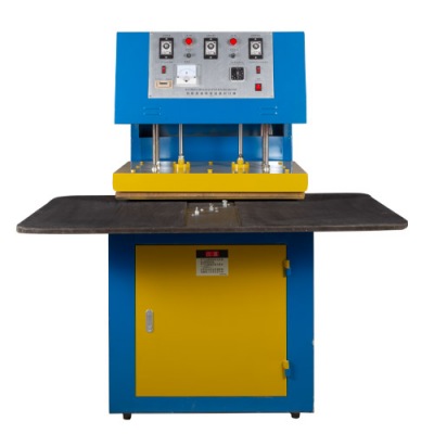 轉(zhuǎn)盤吸塑包裝機